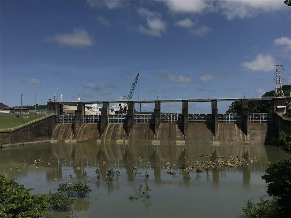 Dam near Miraflores locks