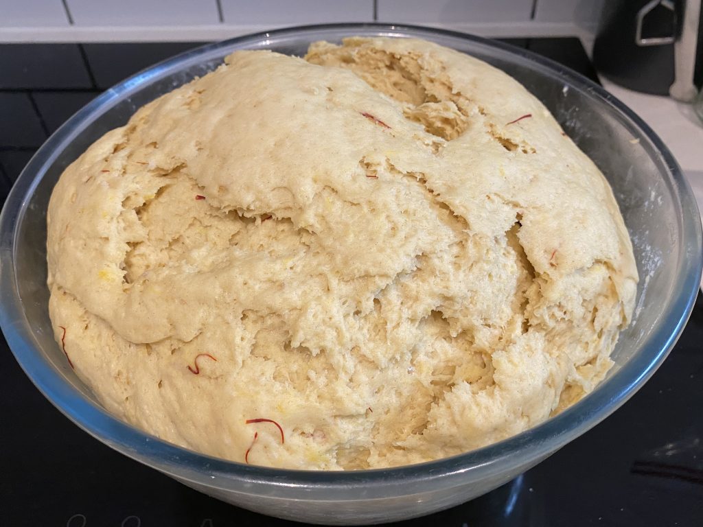 Rising dough for Saffransbullar