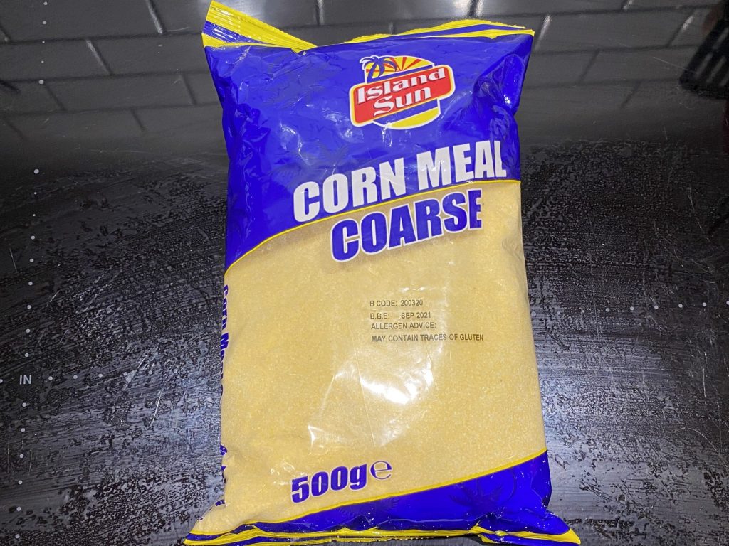 Coarse corn meal