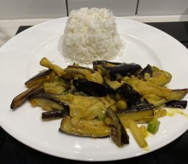 Sri Lankan aubergine curry with rice