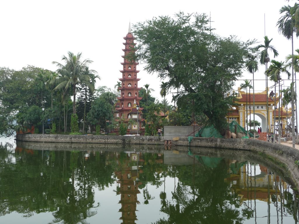 Tran Quoc Pagoda in West Lake