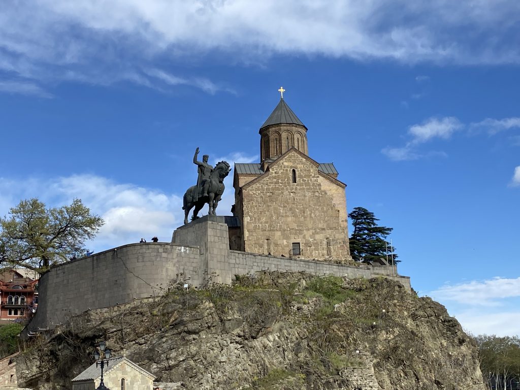 Statue of King Vakhtang Gorgasali and Metekhi St. Virgin Church