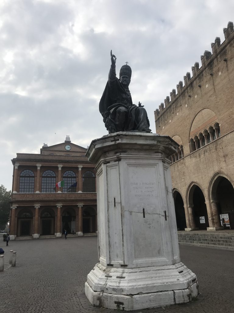 Statua di Papa Paolo V