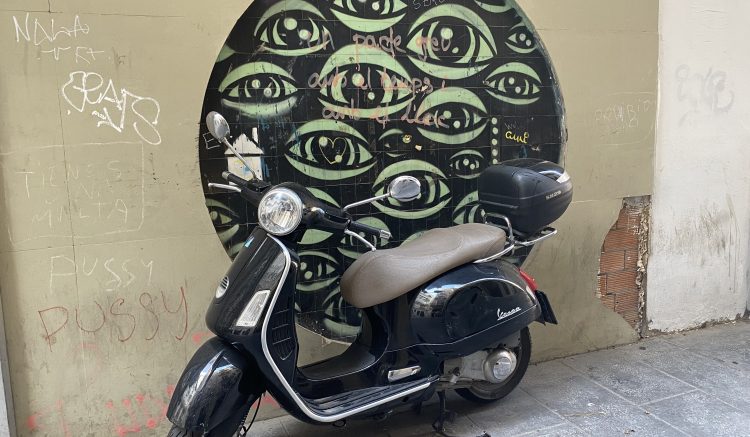 Eye street art and moto