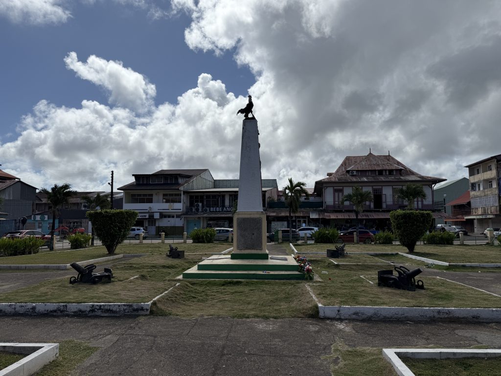 Cayenne Place au Coq