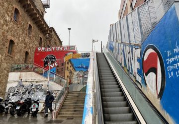 Street art near Parc Güell
